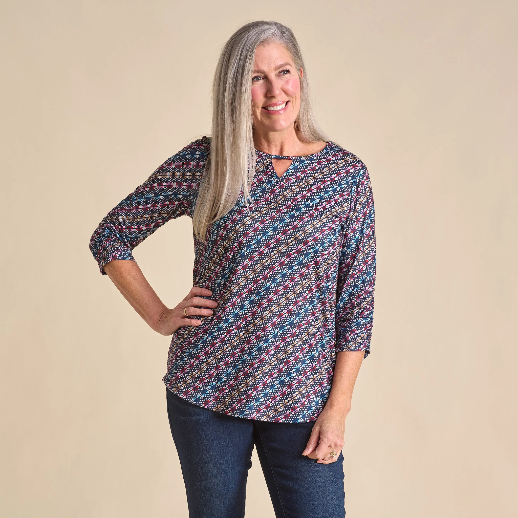 Diagonal Geo Print Keyhole Neck 3/4 Sleeve Tee