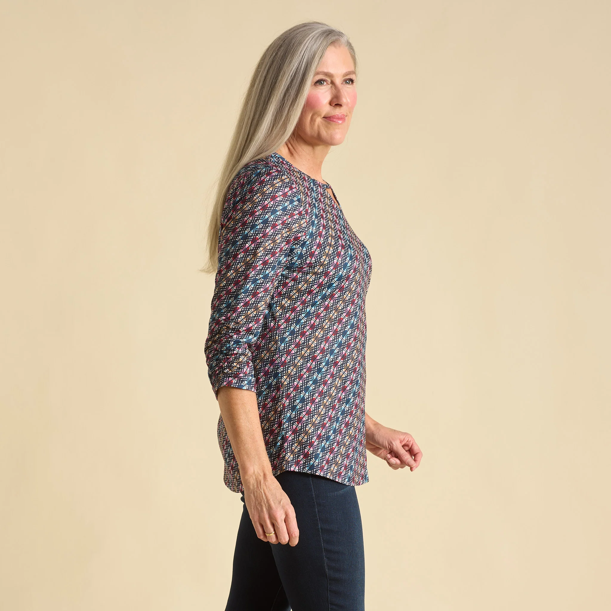 Diagonal Geo Print Keyhole Neck 3/4 Sleeve Tee - Image 4