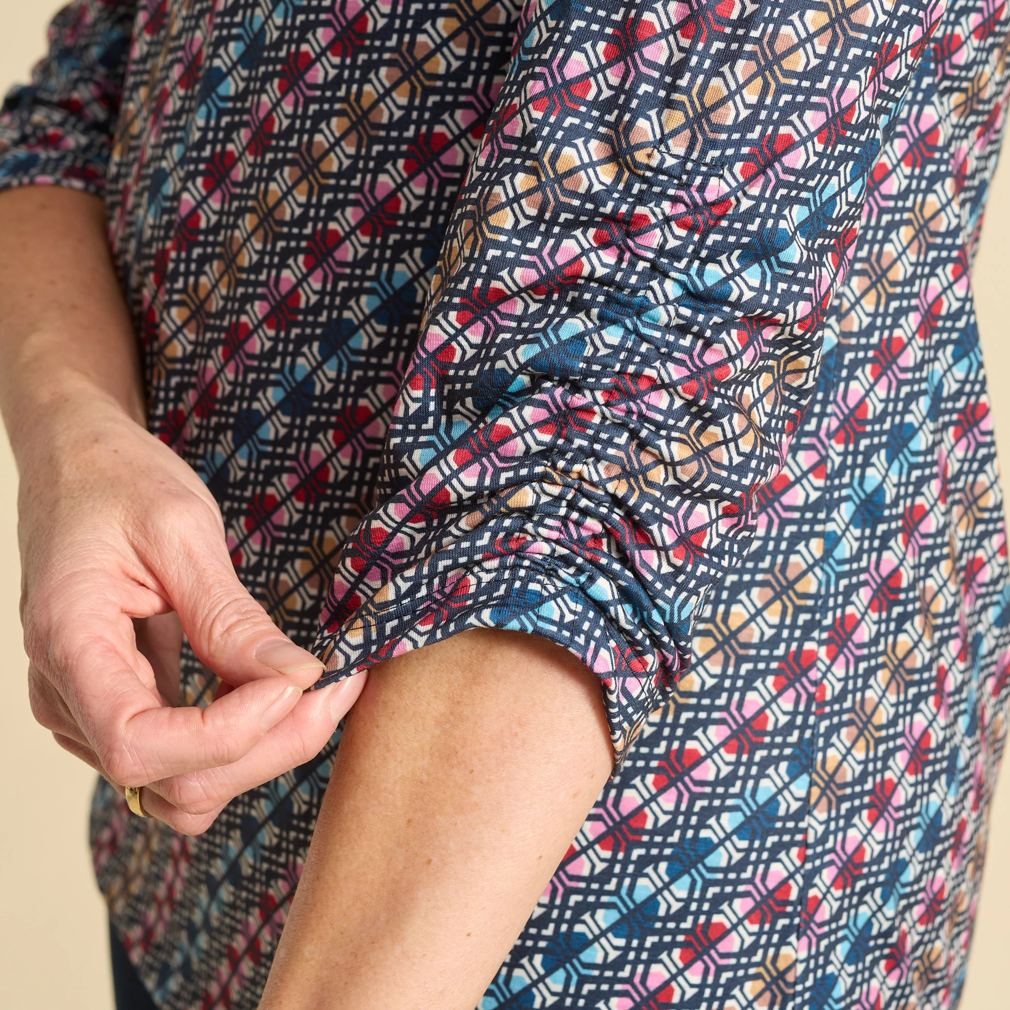 Diagonal Geo Print Keyhole Neck 3/4 Sleeve Tee - Image 6