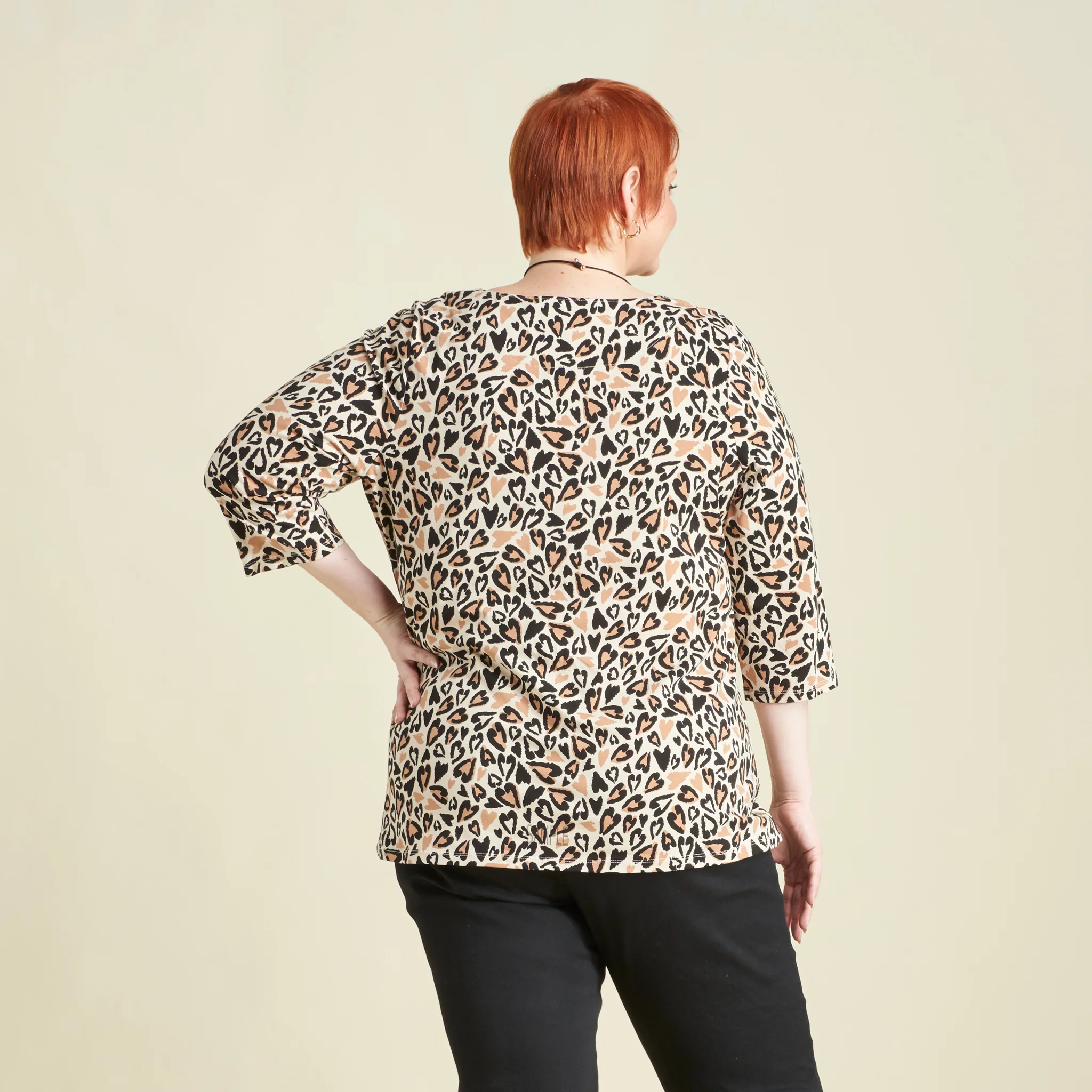Abstract Animal Print Boatneck 3/4 Sleeve Tee - Image 7
