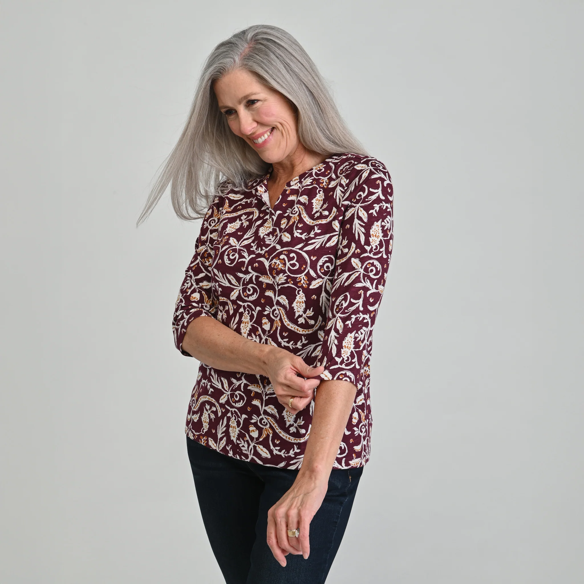 Leaf Print Notch Neck 3/4 Sleeve Tee - Image 3