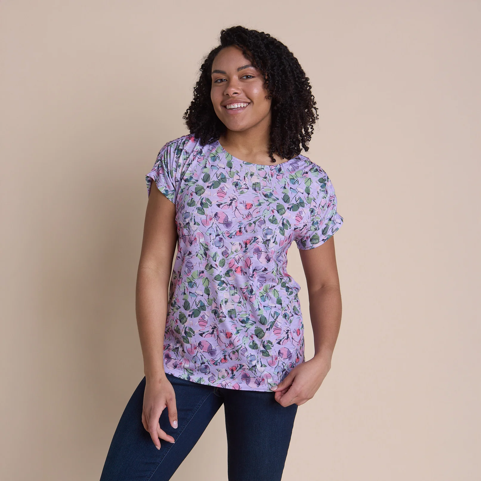 Abstract Print Shirred Shoulder Jewel Neck Tee - Image 3