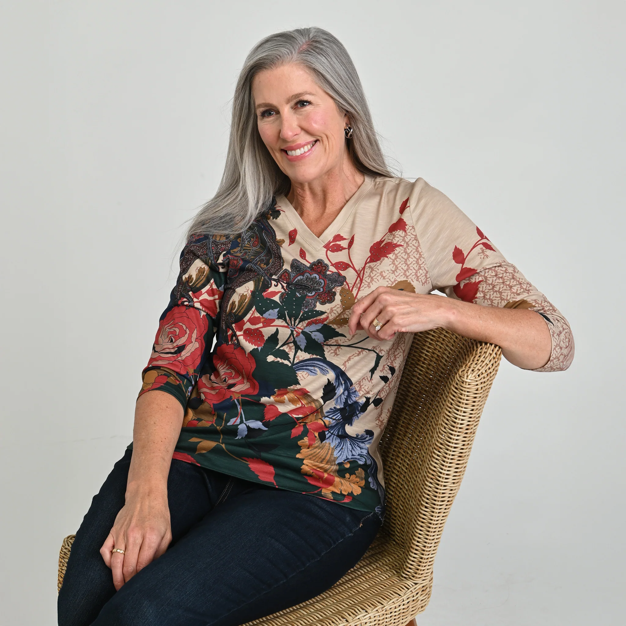 Printed 3/4 Sleeve V Neck Top - Image 5