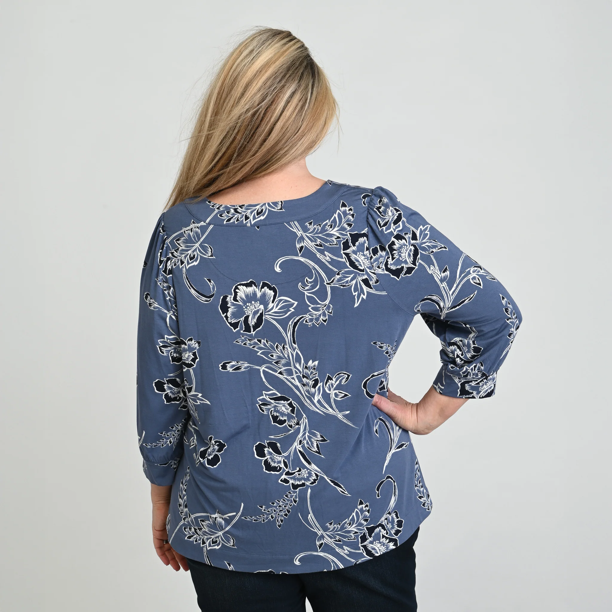Printed Scoop Neck 3/4 Sleeve Top - Image 6