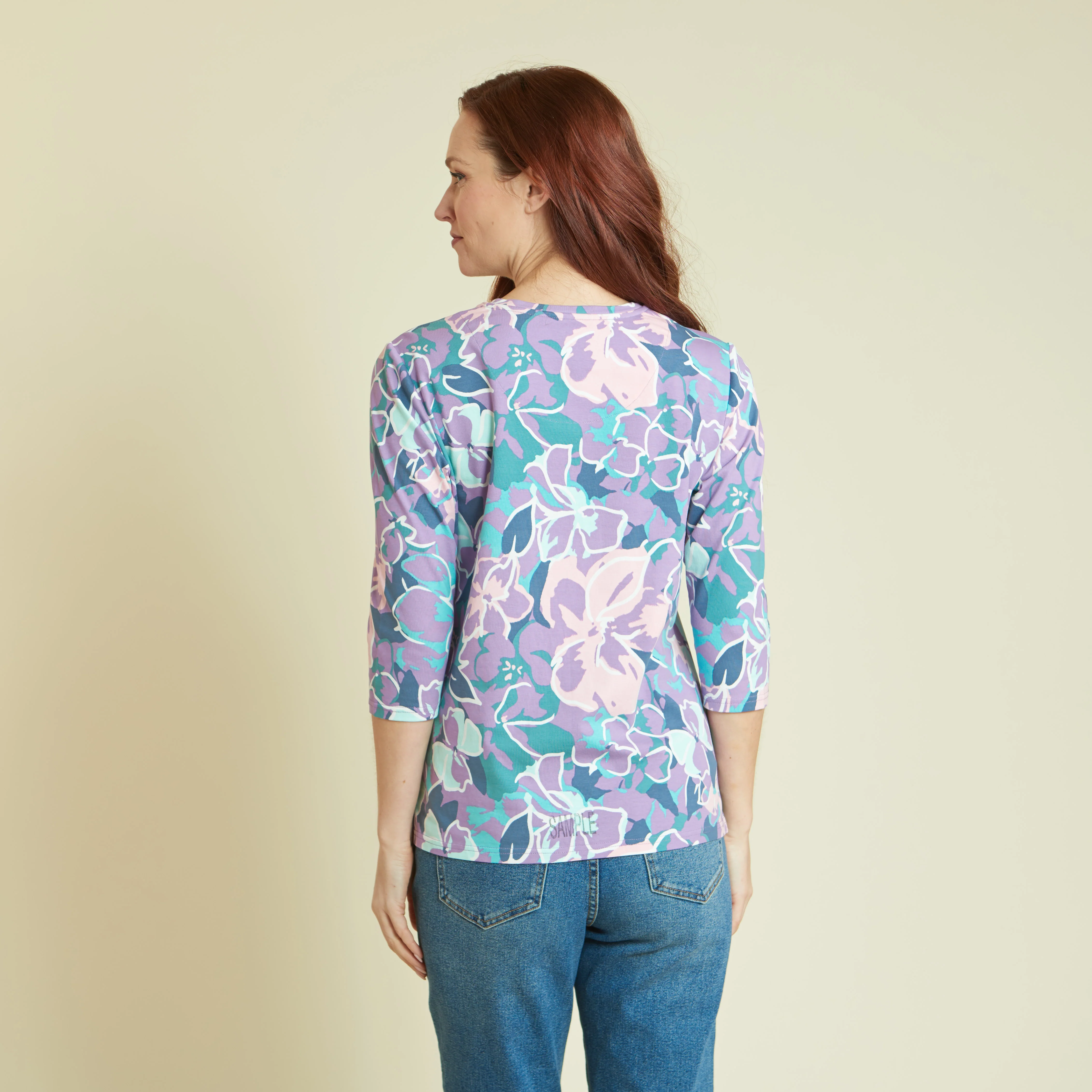 Abstract Floral Print V Neck 3/4 Sleeve Tee - Image 3