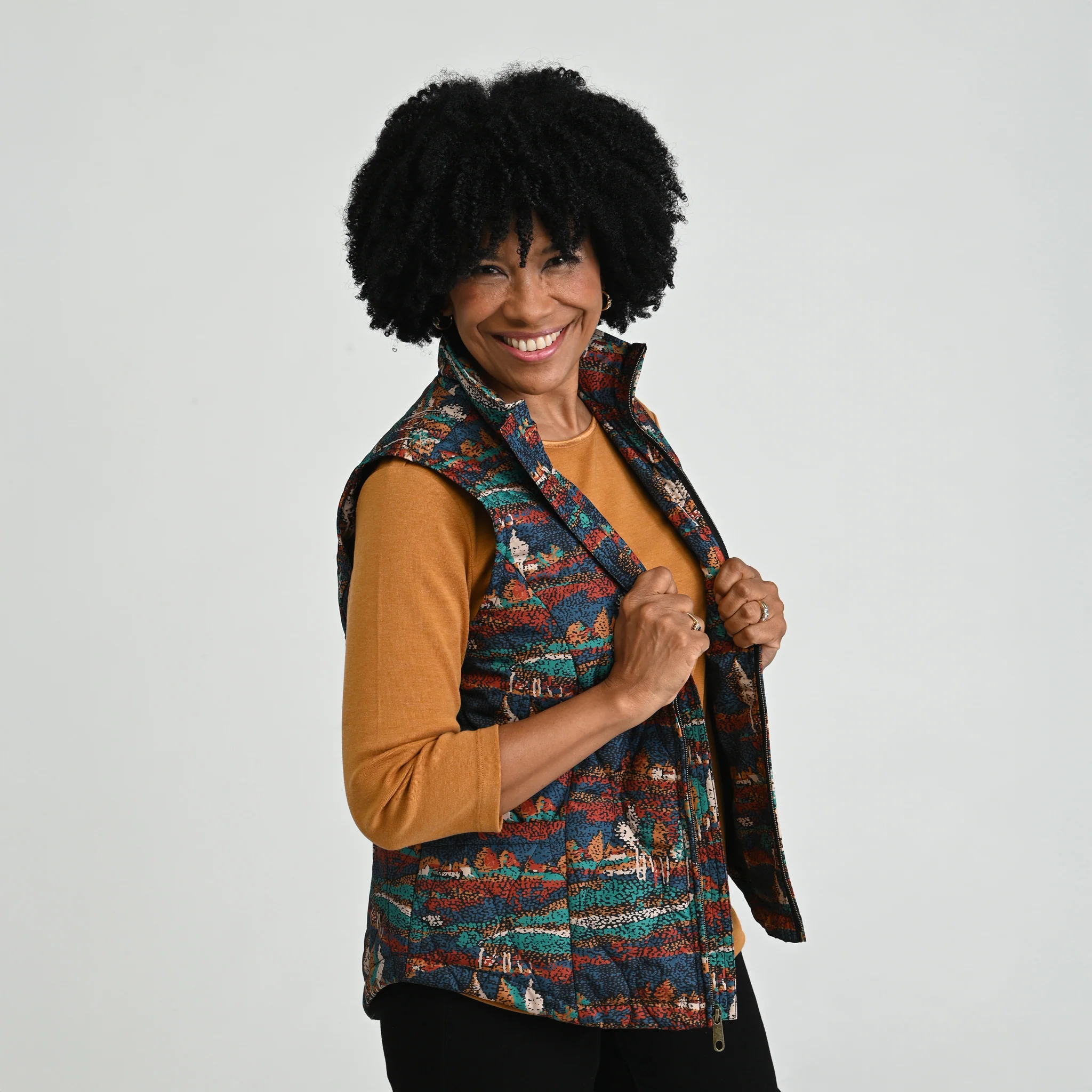 Quilted Scenic Zip Front Printed Vest - Image 2