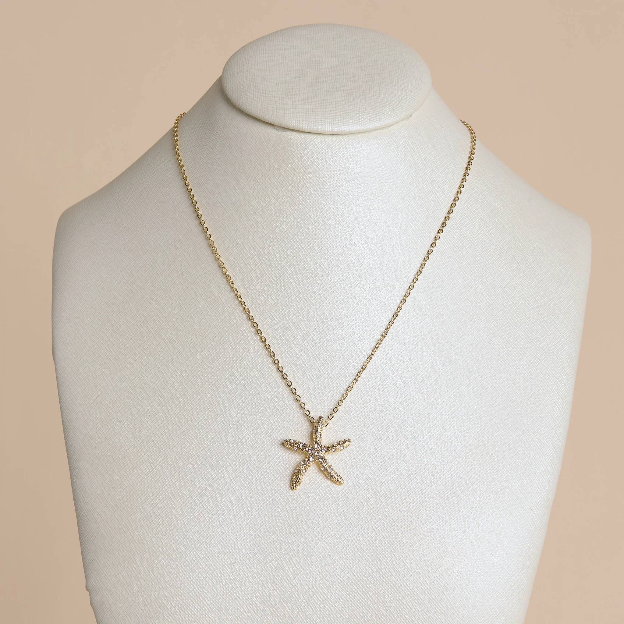 Short Starfish Textured Pendant Necklace
