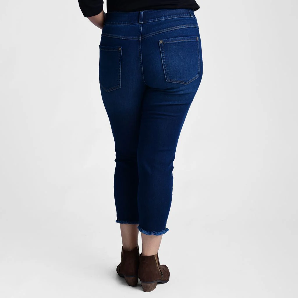 Signature Slimming Frayed Cuff Ankle Jean - Image 8