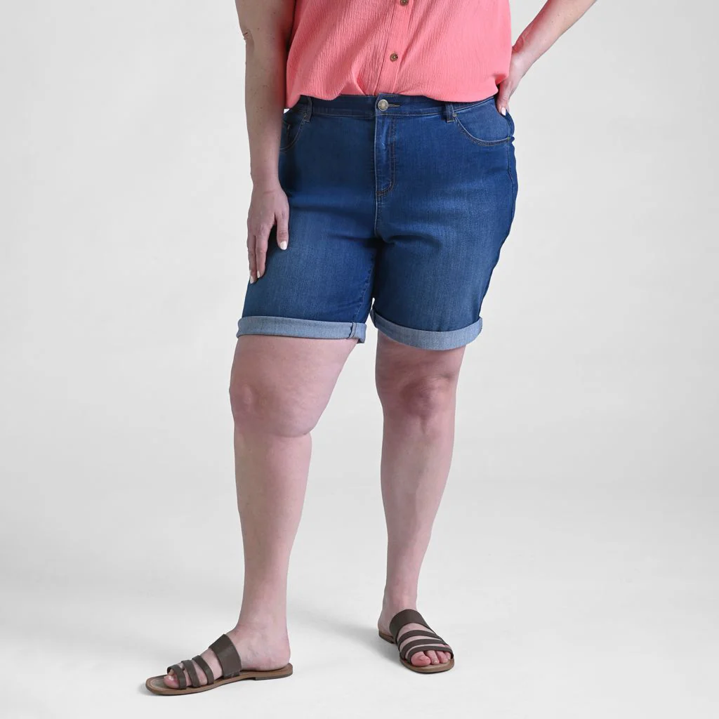 Signature Slimming Shaped Fit Bermuda - Image 10