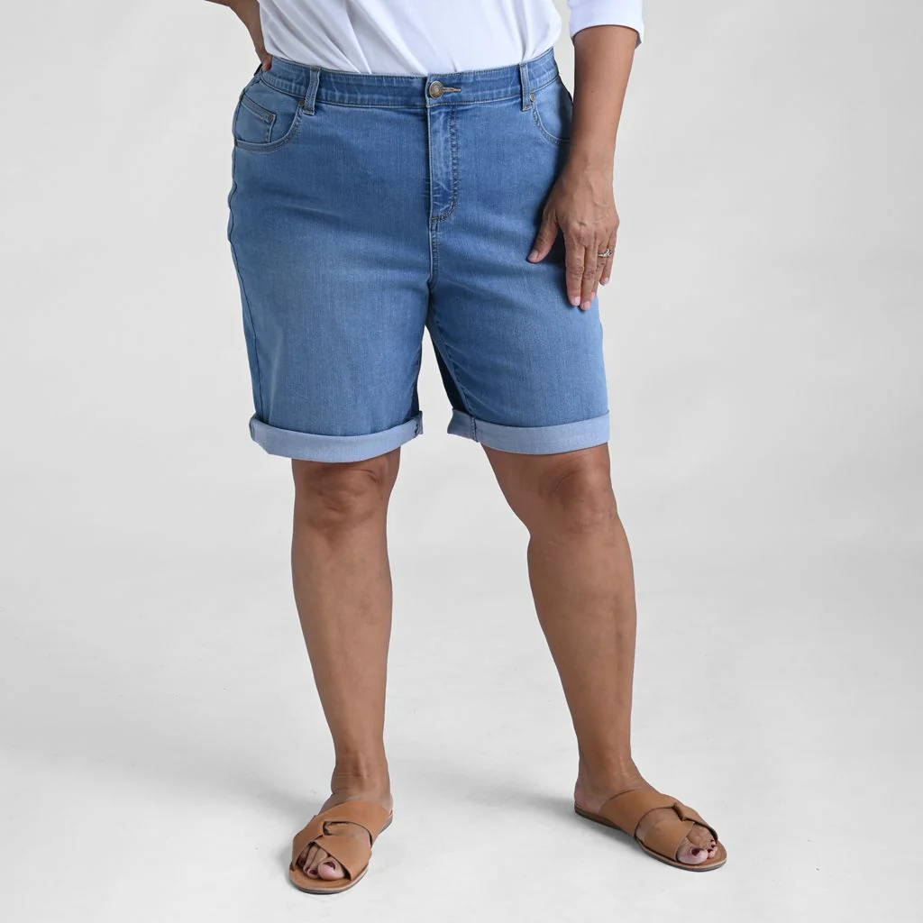 Signature Slimming Shaped Fit Bermuda - Image 11