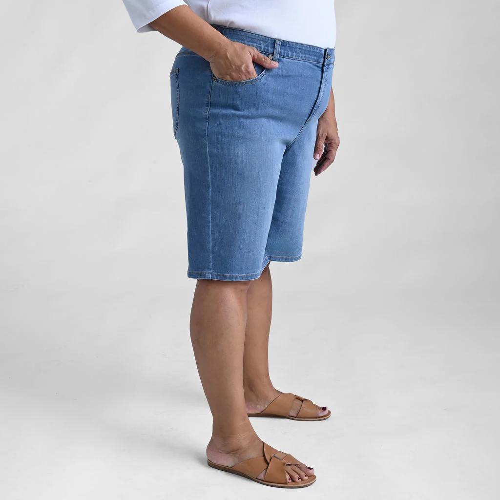 Signature Slimming Shaped Fit Bermuda - Image 15