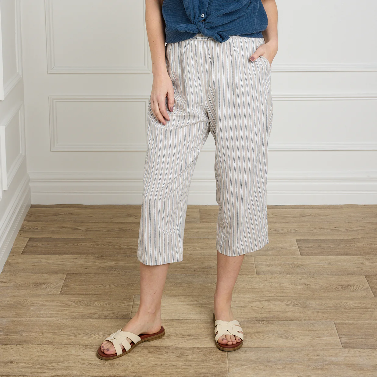 Striped Linen Blend Pull On Capri